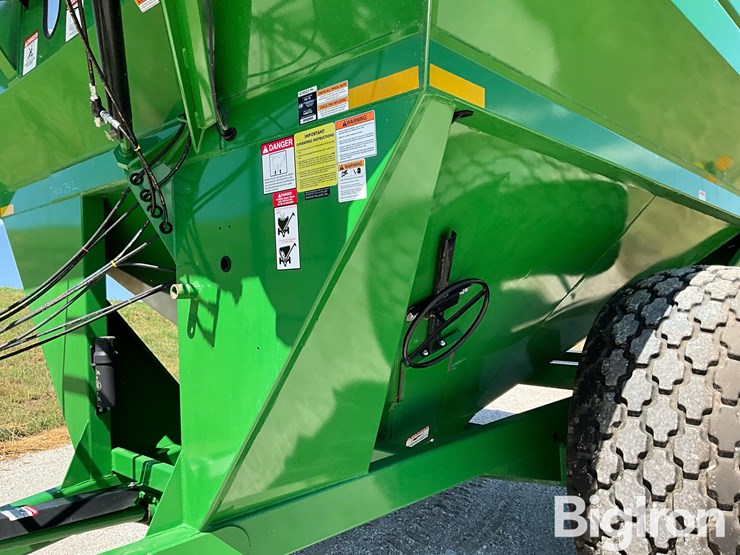 2014-j&m-750-18-grain-cart-image-17