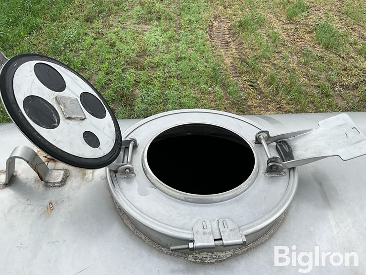 progress-1600-gal-stainless-steel-fertilizer-nurse-tank-on-truck-body-image-14