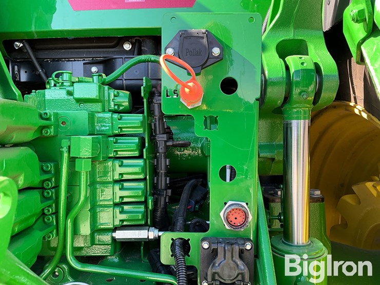2023-john-deere-8r-280-mfwd-tractor-image-19