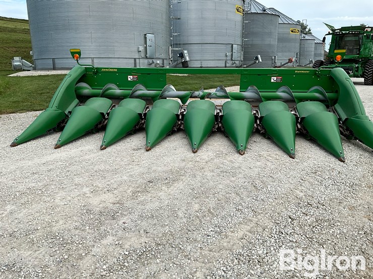 2020-john-deere-708c-8r30”-“stalkmaster”-corn-head-image-2
