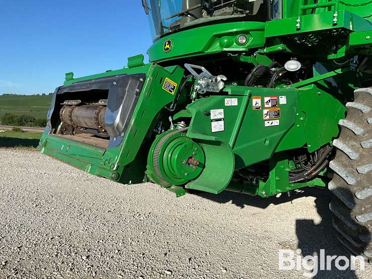 2020-john-deere-s760-2wd-combine-image-12
