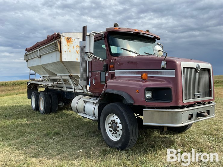2001-international-5600i-t/a-fertilizer-tender-truck-image-3