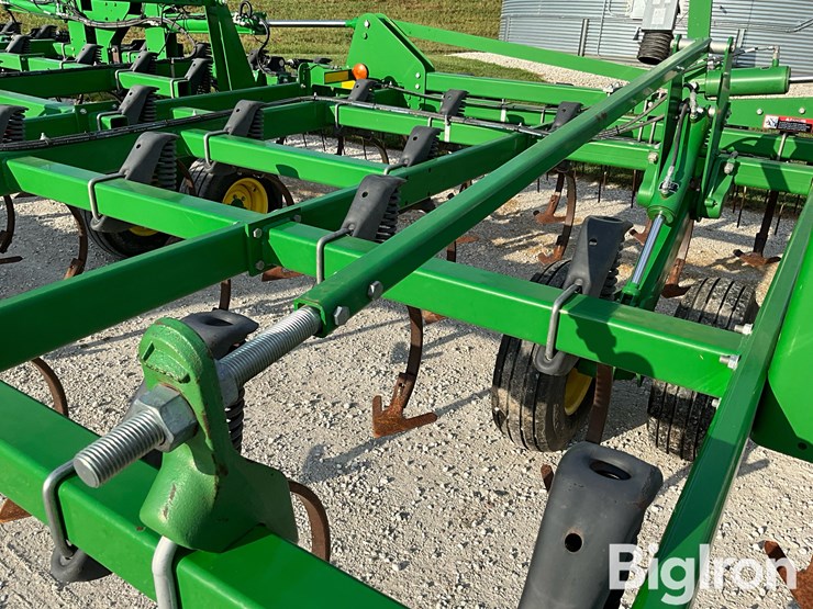 2016-john-deere-2210l-45’-field-cultivator-image-13