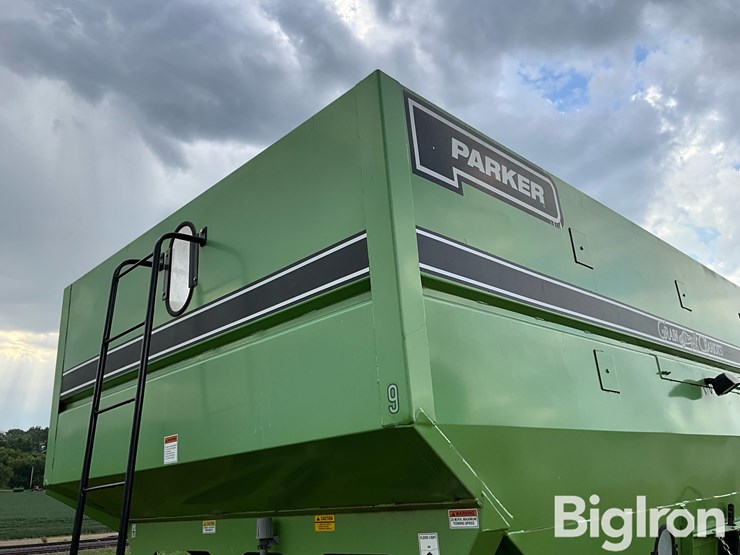 parker-6250-“grain-chariot”-gravity-wagon-image-9