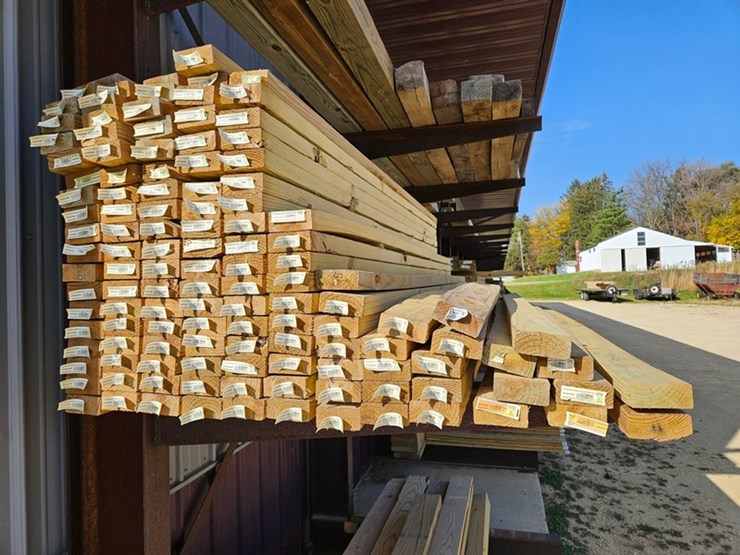 #9272-•-(126)-2"x4"x8'-treated-boards-image-2