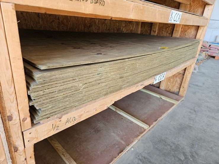 #9274-•-(18)-4'x8'-treated-1/2"-plywood-image-1