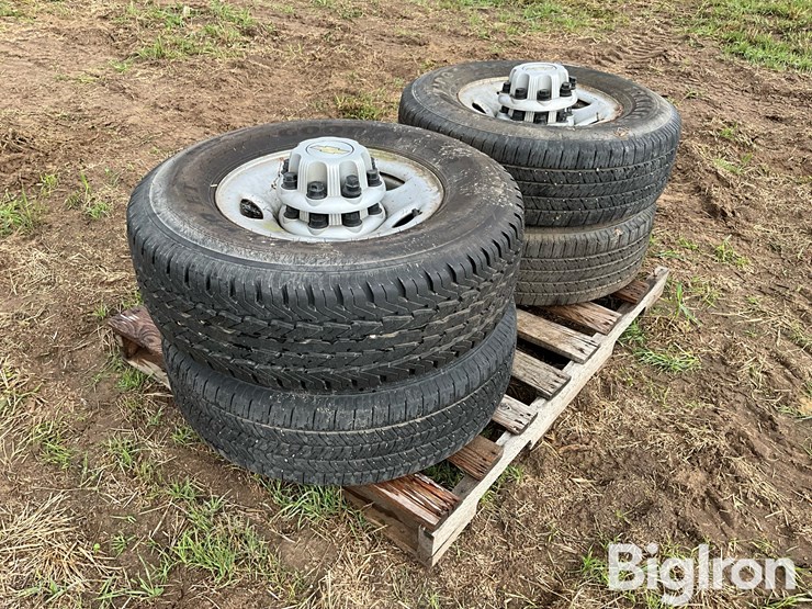 chevrolet-16”-pickup-tires-on-rims-image-7