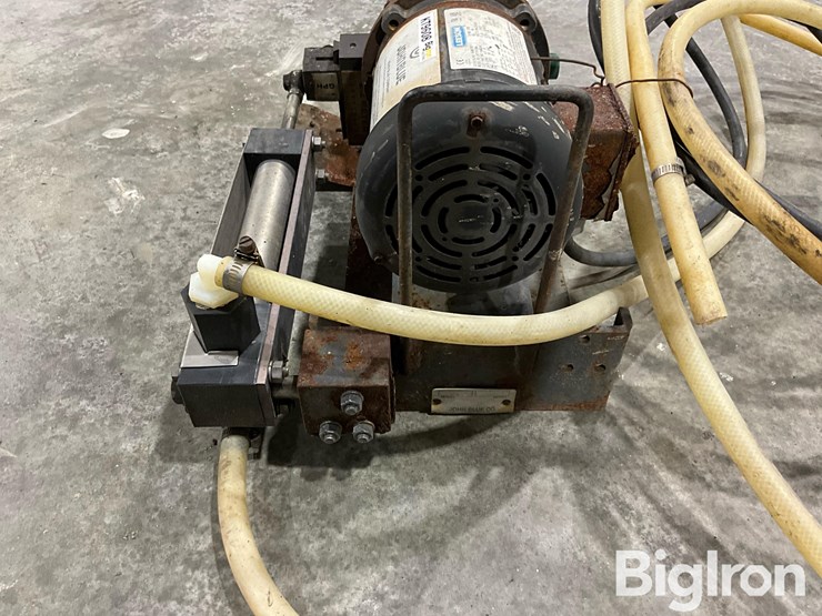 john-blue-21630-100gph-chemigation-pump-image-16