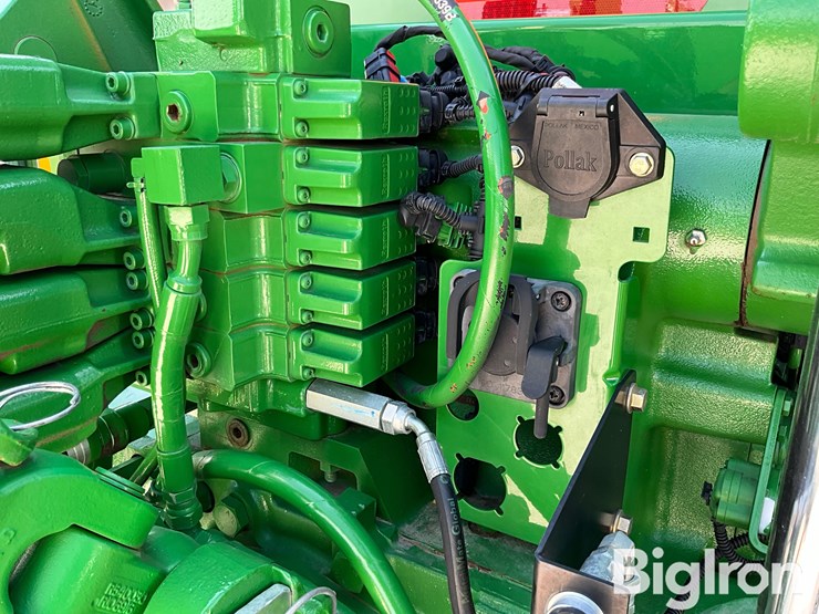 2013-john-deere-8335rt-track-tractor-image-17