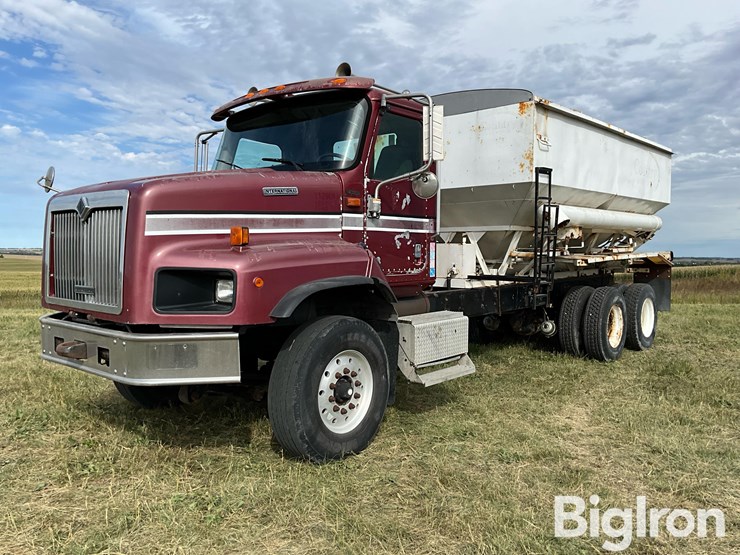 2001-international-5600i-t/a-fertilizer-tender-truck-image-1