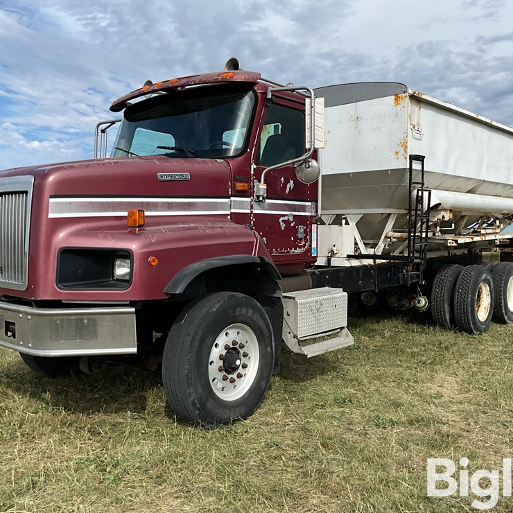 2001 International 5600i T/A Fertilizer Tender Truck