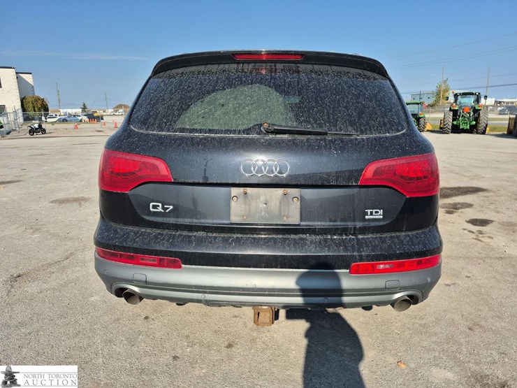 2011-audi-q7-image-37
