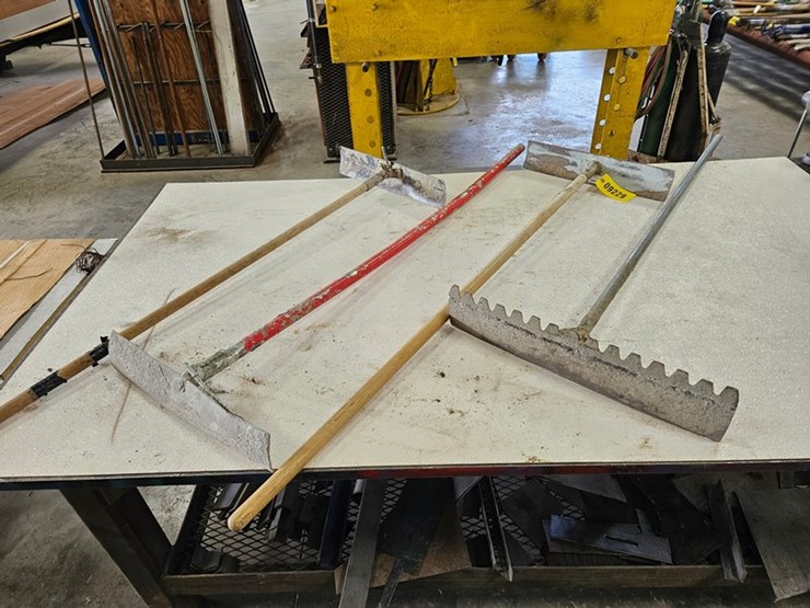 #9229-•-rack-of-concrete-come-alongs-image-2