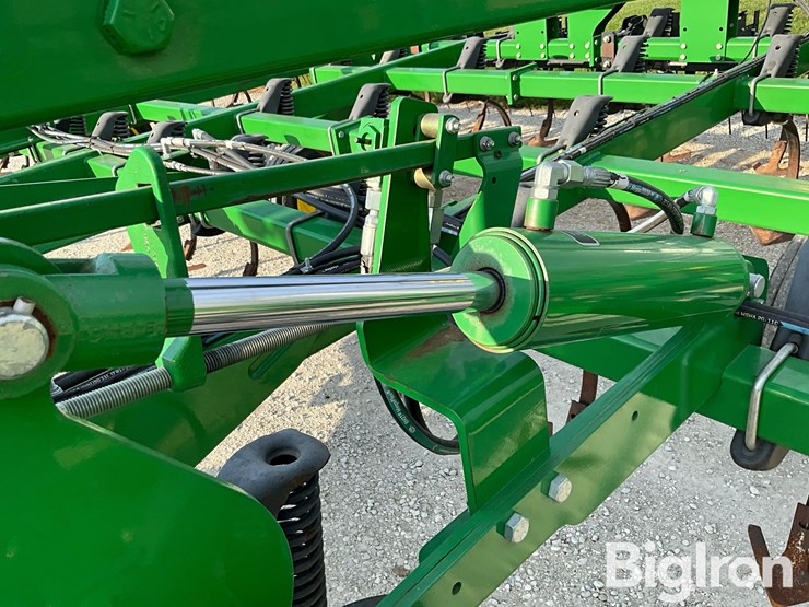 2016-john-deere-2210l-45’-field-cultivator-image-11