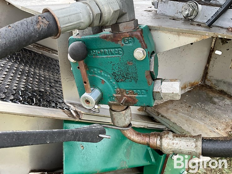 2012-doyle-stainless-steel-conveyor/field-unloader-image-12