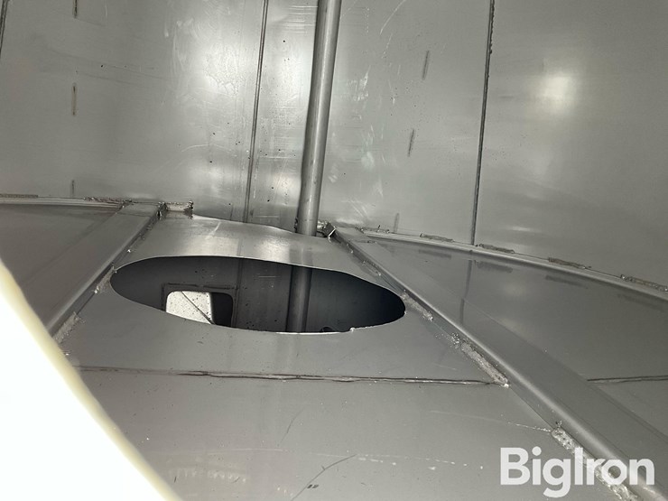 progress-1600-gal-stainless-steel-fertilizer-nurse-tank-on-truck-body-image-16