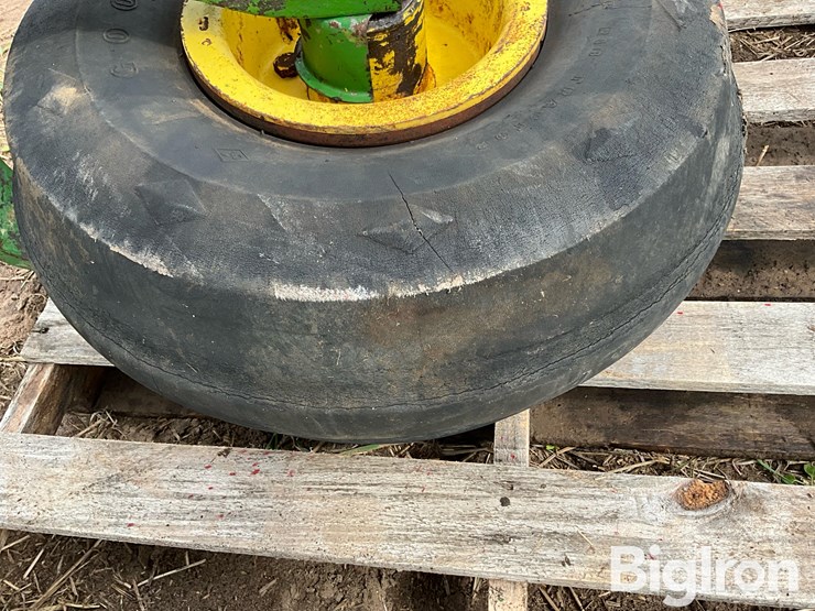 john-deere-2-cyl-tractor-single-front-wheel-assembly-image-20