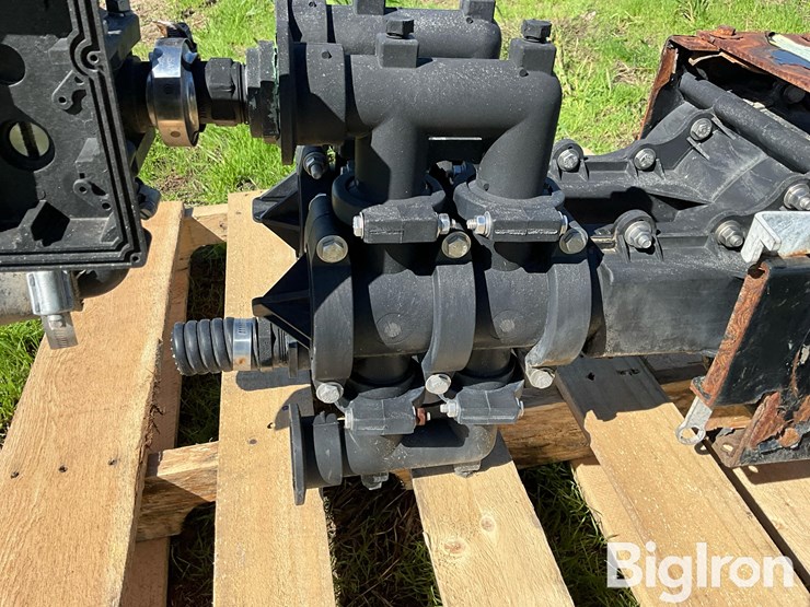 demco-lil’-thumper-double-fertilizer-piston-pump-image-17