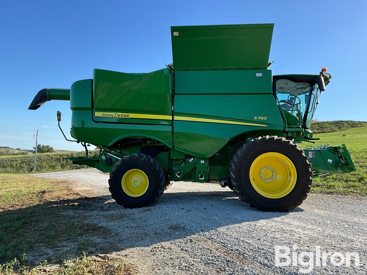 2020-john-deere-s760-2wd-combine-image-4