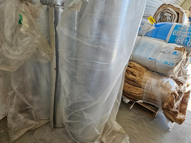 #9282-•-foil-face-double-bubble-insulation-image-4