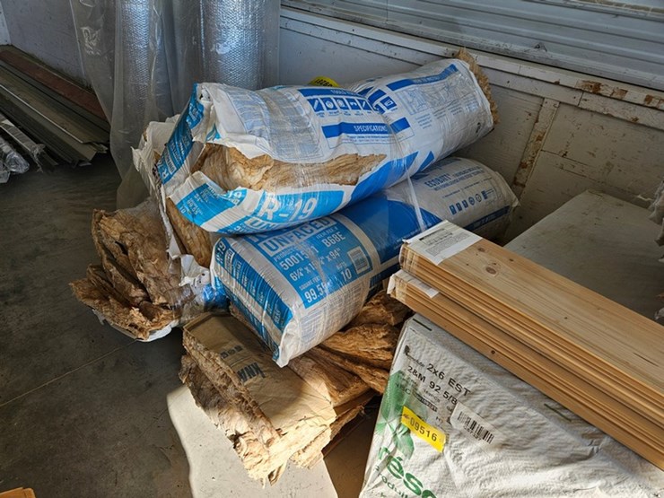 #9281-•-pallet-of-assorted-insulation-image-2