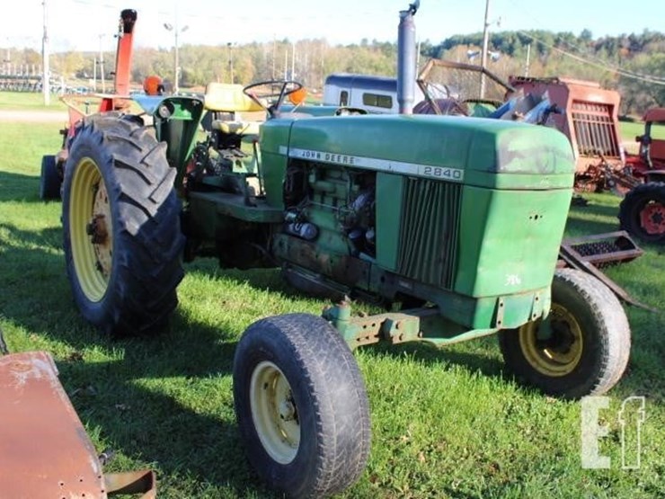 john-deere-2840-image-1