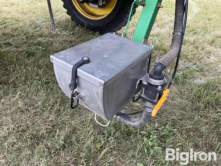 2010-john-deere-4930-self-propelled-sprayer-image-18