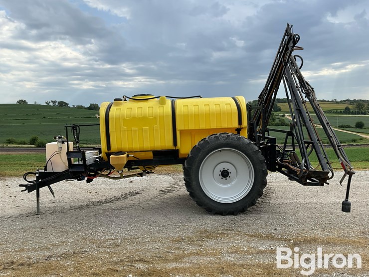 b&b-60’-1000-gal-pull-type-sprayer-image-8