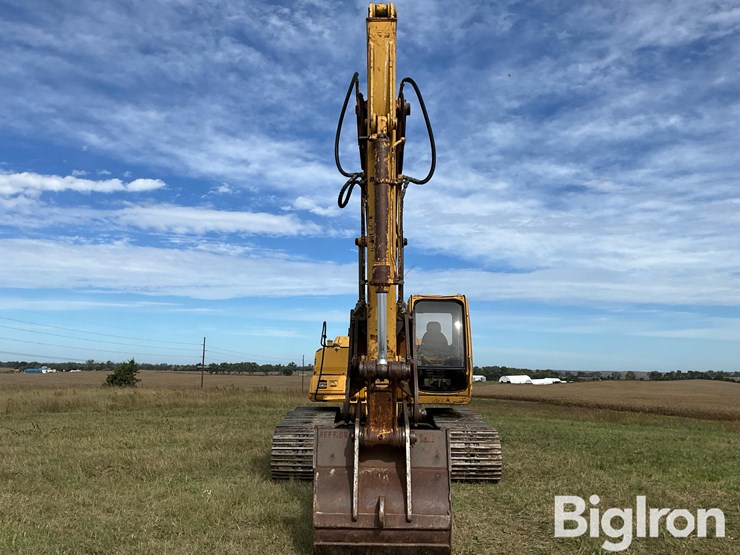 1998-john-deere-200lc-excavator-image-2