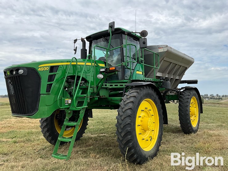 2008-john-deere-4930-self-propelled-dry-fertilizer-spreader-image-1