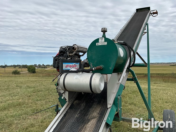 2012-doyle-stainless-steel-conveyor/field-unloader-image-9