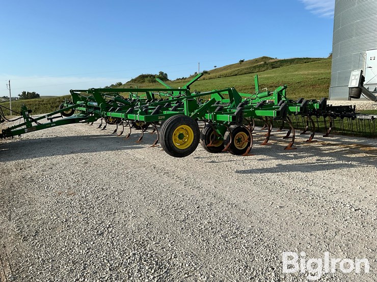 2016-john-deere-2210l-45’-field-cultivator-image-9