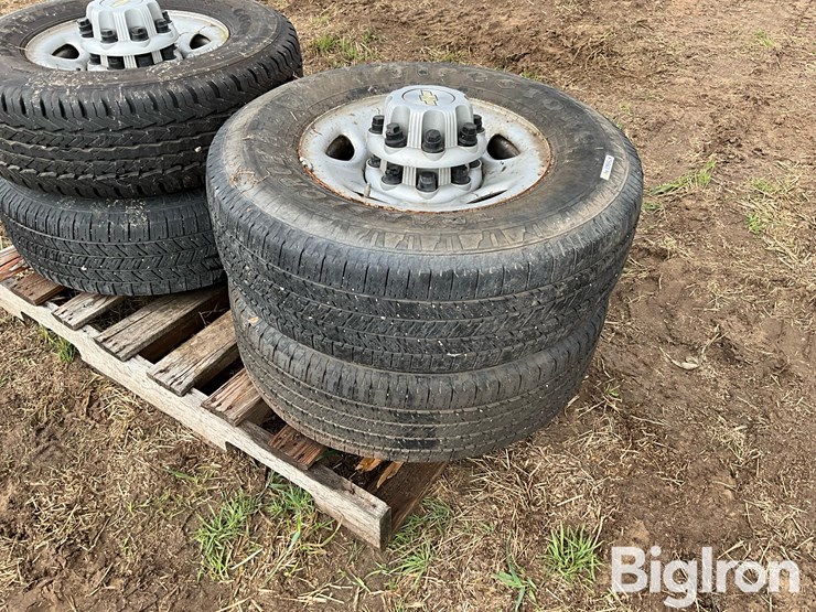 chevrolet-16”-pickup-tires-on-rims-image-9