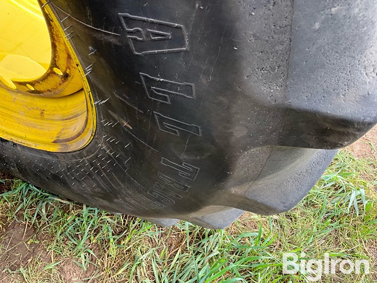 firestone-710/70r42-sprayer-flotation-tires-on-jd/titan-rims-image-17