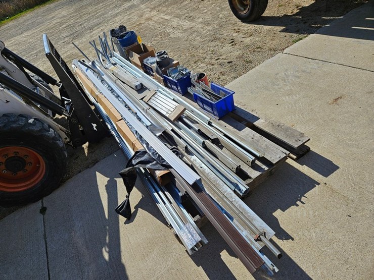#9242-•-pallet-of-garage-door-parts-image-4