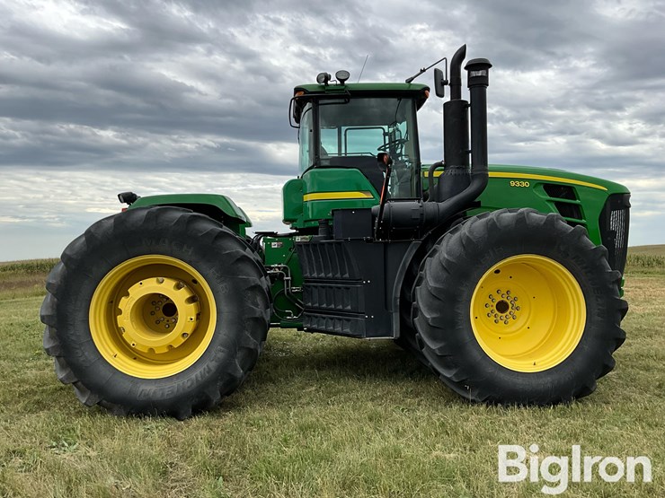 2010-john-deere-9330-4wd-tractor-image-4