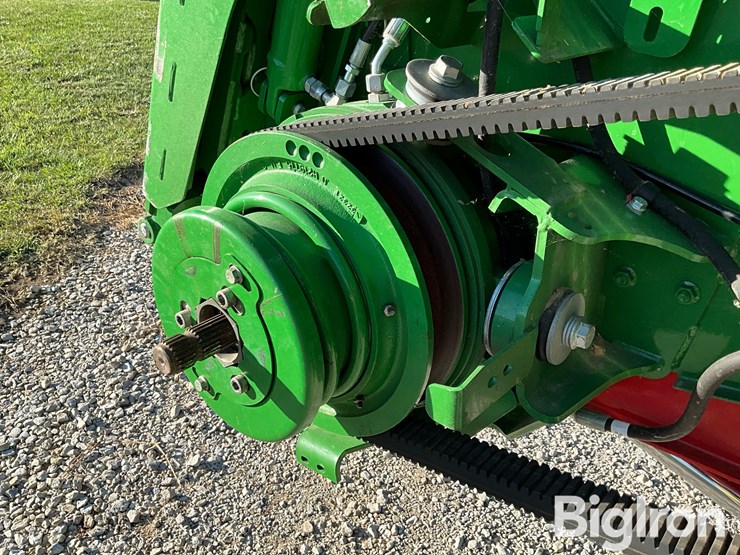 2020-john-deere-s760-2wd-combine-image-16