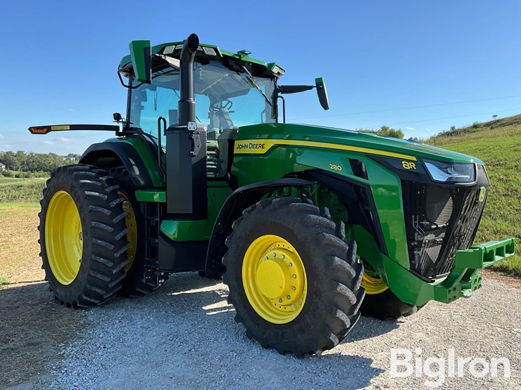 2023-john-deere-8r-280-mfwd-tractor-image-3