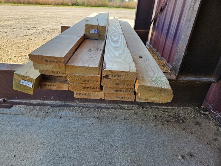 #9271-•-assorted-treated-lumber-image-5