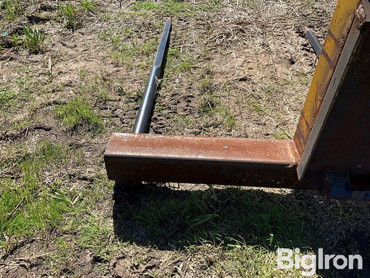 three-bale-spear-skid-steer-attachment-image-12