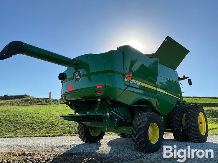 2020-john-deere-s760-2wd-combine-image-5
