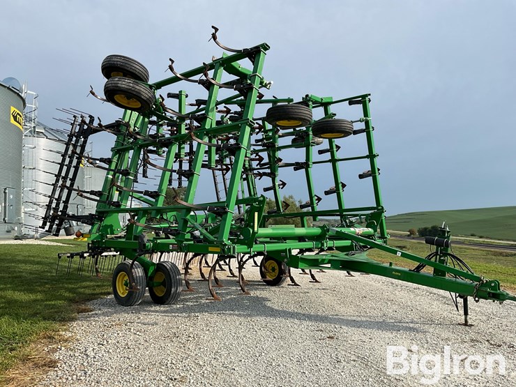 2016-john-deere-2210l-45’-field-cultivator-image-3