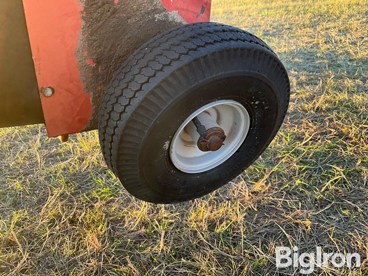 feterl-12x72-auger-w/swing-out-hopper-image-18