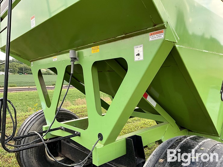 parker-6250-“grain-chariot”-gravity-wagon-image-10