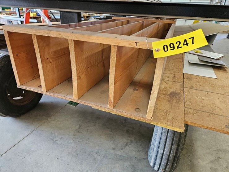 #9247-•-16'-wood-dividing-rack-image-1