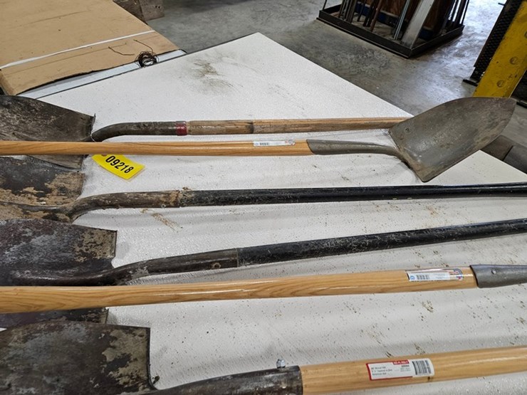 #9218-•-(8)-rack-of-shovels-image-10