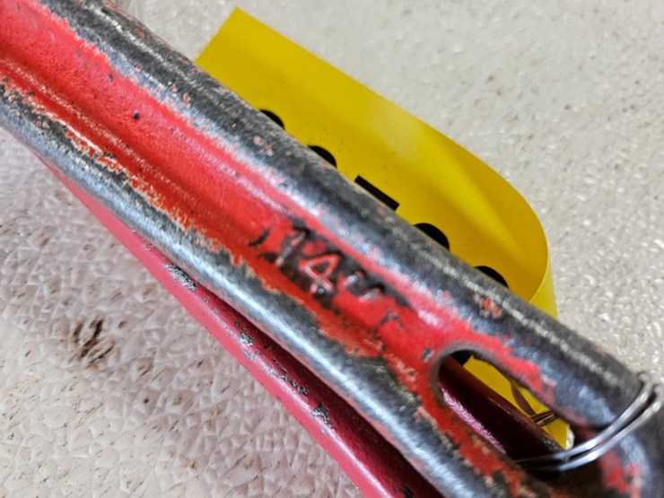#9293-•-(2)-14"-pipe-wrenches-image-6