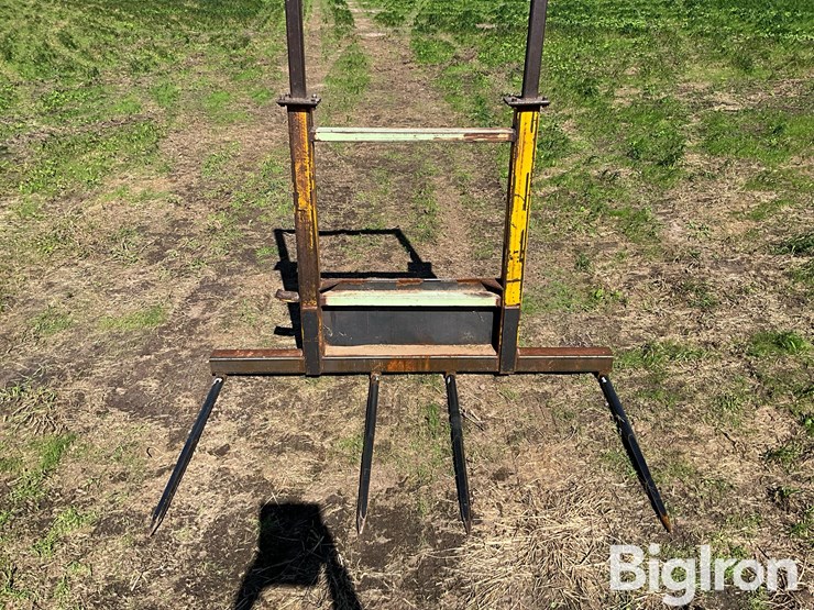 three-bale-spear-skid-steer-attachment-image-2