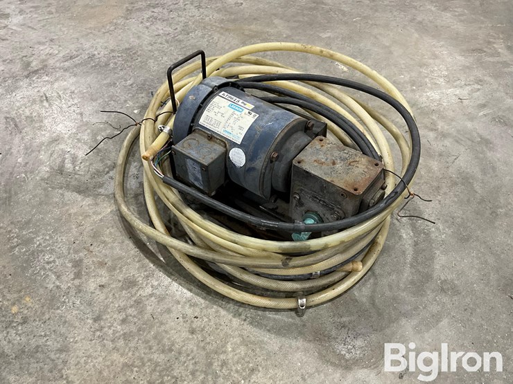 john-blue-21630-100gph-chemigation-pump-image-1