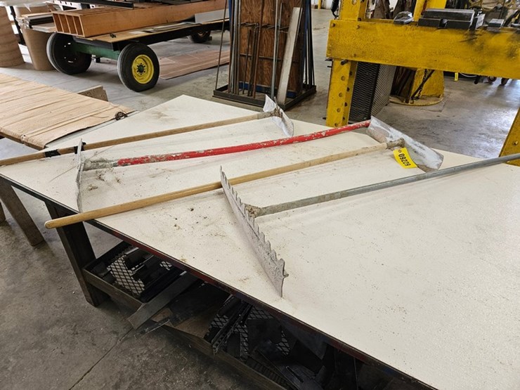 #9229-•-rack-of-concrete-come-alongs-image-1